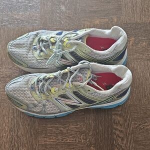 Women's size 13/Men's size 12 New Balance 860 V4 Gray and Blue Running Shoes